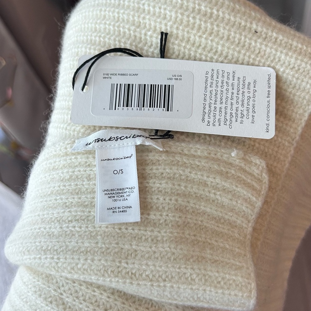 Unsubscribed Wide Ribbed Cashmere Scarf NWT